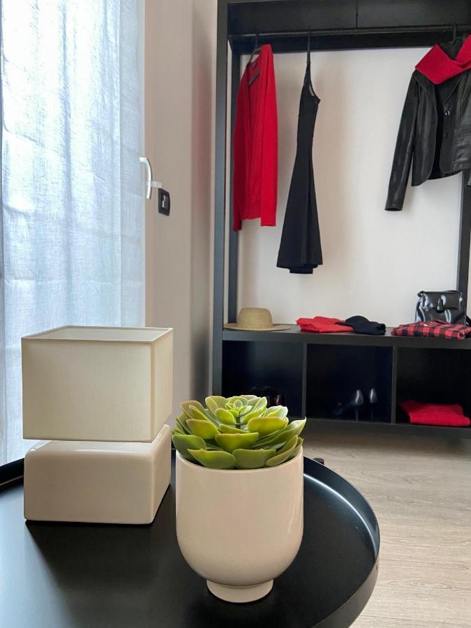 Appartamento Miranda Con Giardino Privato E Pool 外观 照片