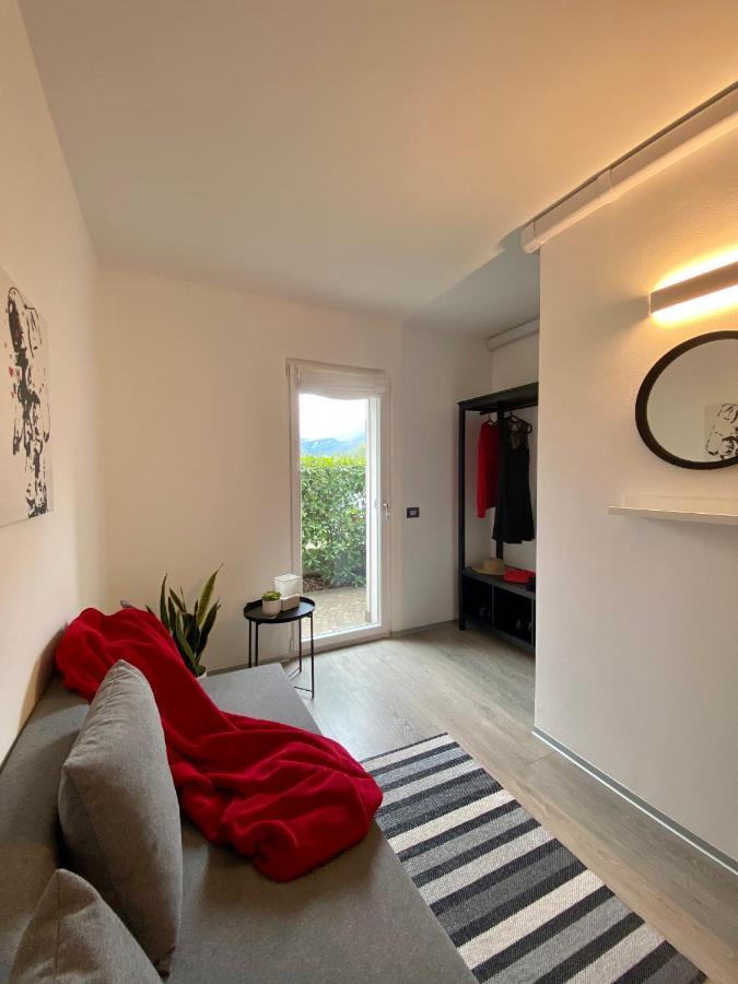 Appartamento Miranda Con Giardino Privato E Pool 外观 照片