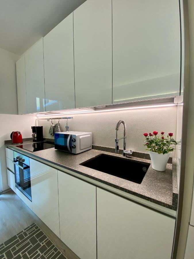 Appartamento Miranda Con Giardino Privato E Pool 外观 照片