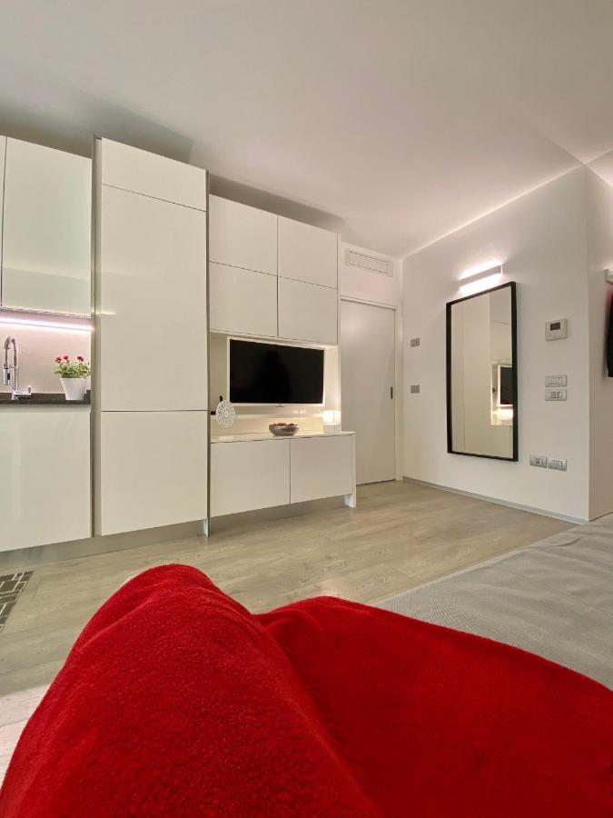 Appartamento Miranda Con Giardino Privato E Pool 外观 照片