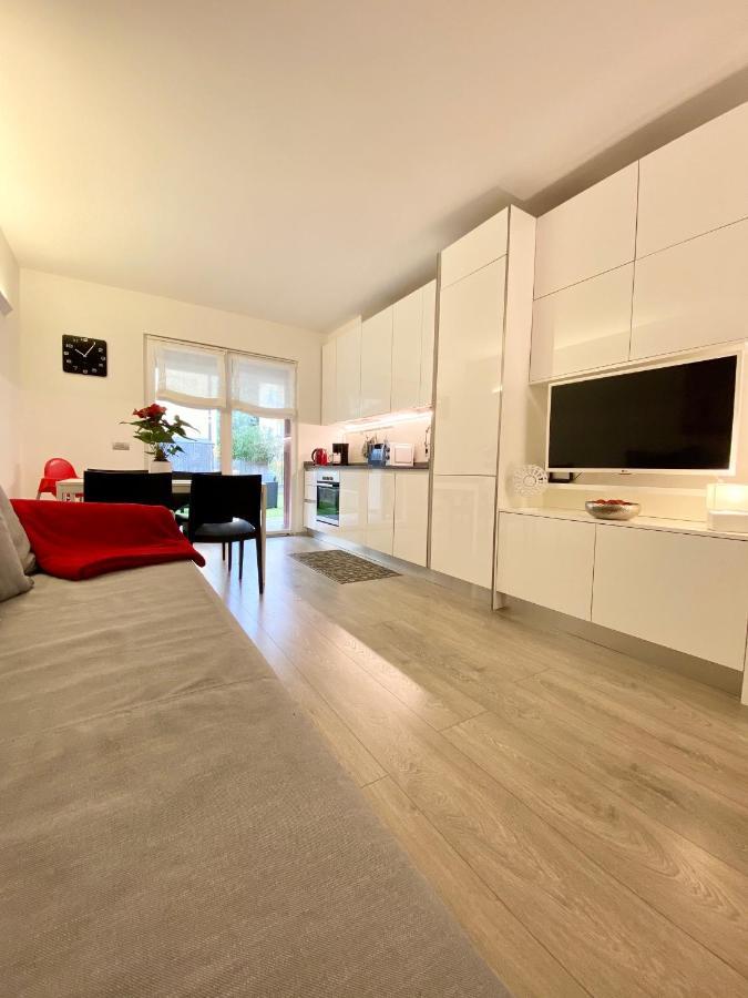 Appartamento Miranda Con Giardino Privato E Pool 外观 照片